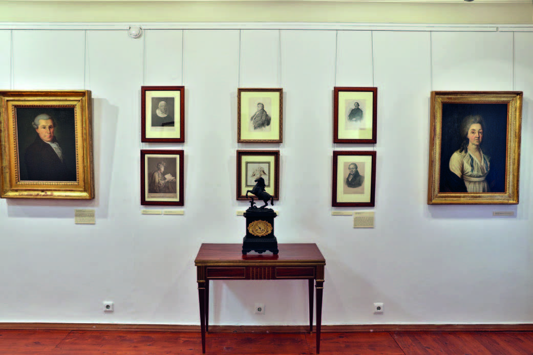 Фрагменты экспозиции выставки «“Как наши годы-то летят…” + 65? Почтенный возраст пушкинской эпохи» Фрагменты экспозиции выставки «“Как наши годы-то летят…” + 65? Почтенный возраст пушкинской эпохи»