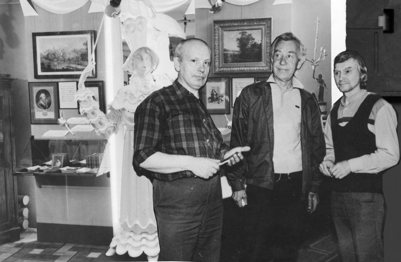 Художники - В. Егоров, Г. Круглов, А. Чистяков Художники - В. Егоров, Г. Круглов, А. Чистяков